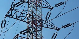 torres-de-alta-tension-distribucion-de-electricidad-90504